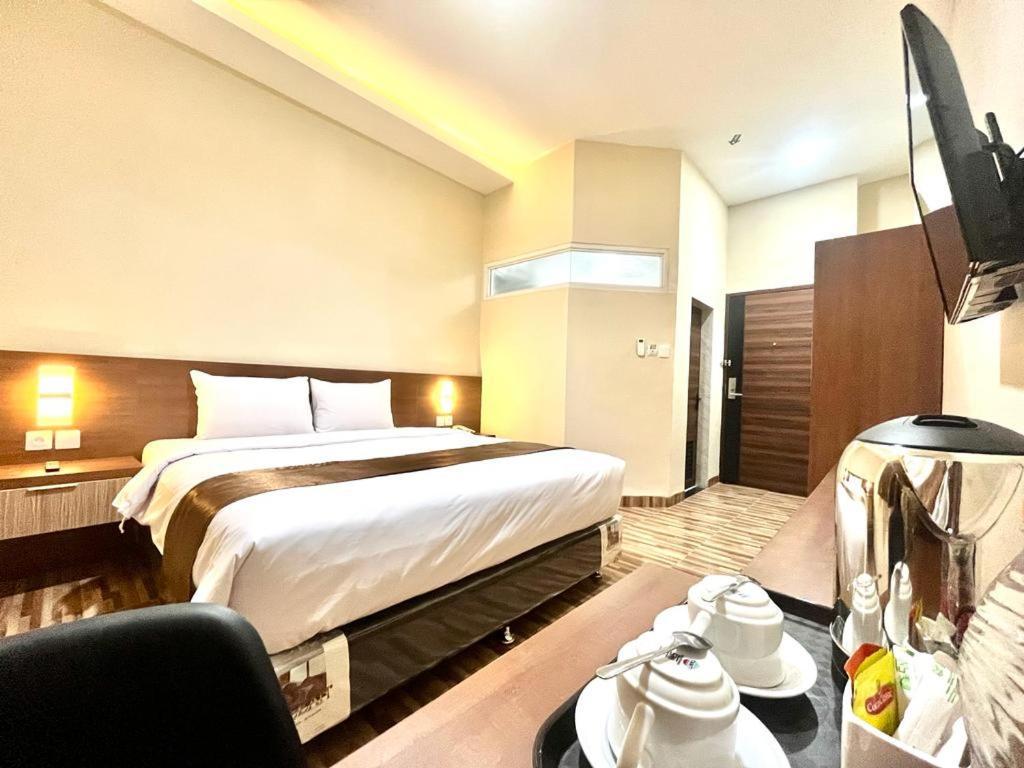 T Hotel Kualanamu Lubukpakam 外观 照片