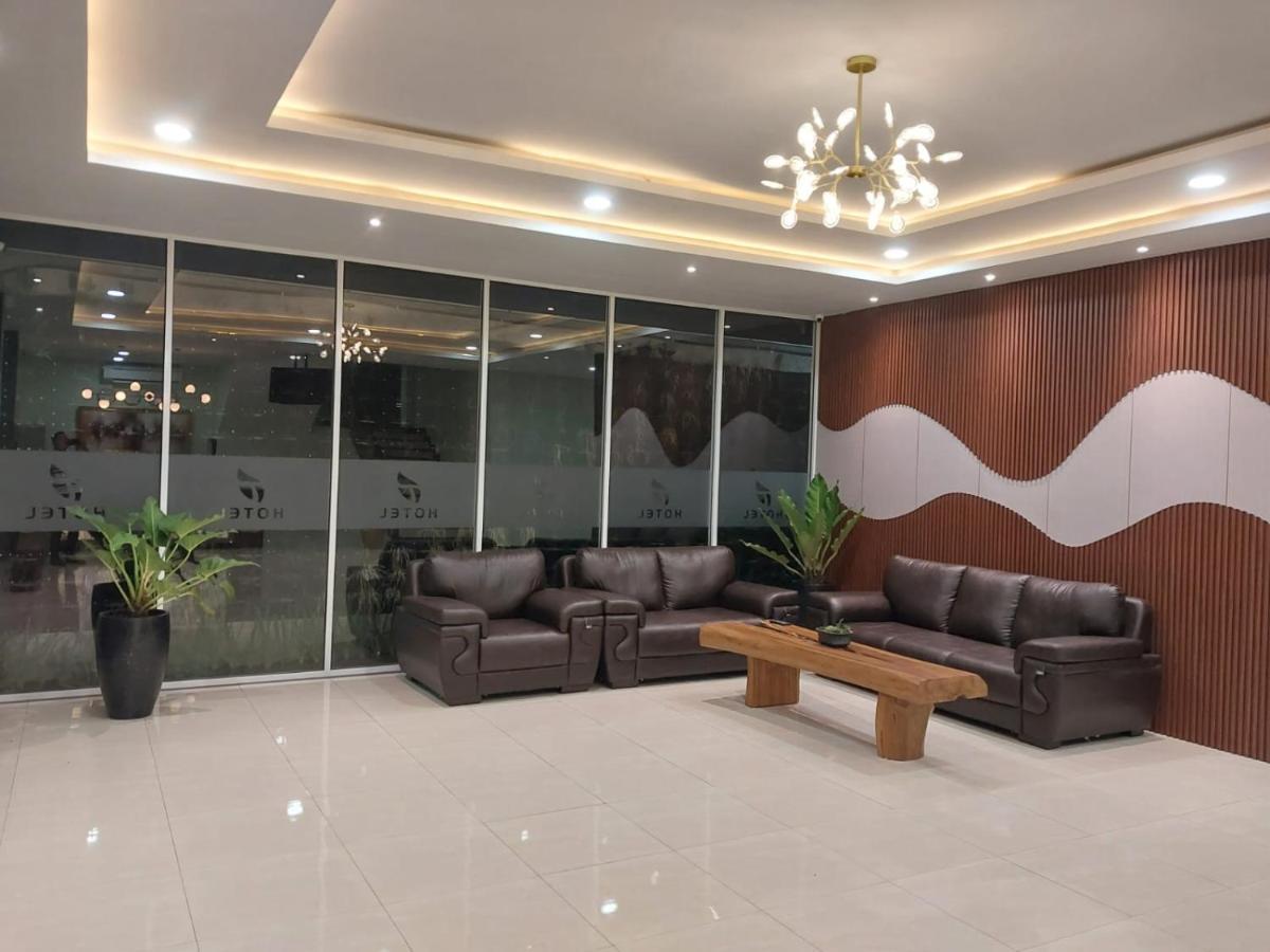 T Hotel Kualanamu Lubukpakam 外观 照片