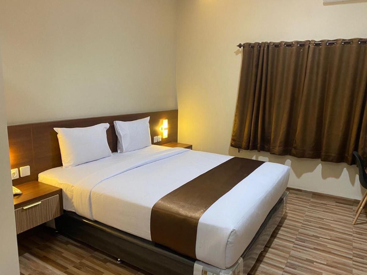 T Hotel Kualanamu Lubukpakam 外观 照片
